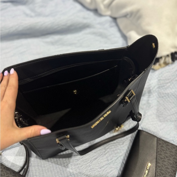 Michael Kors Black Tote with Matching Black Wallet and crossbody bag - Picture 2 of 8
